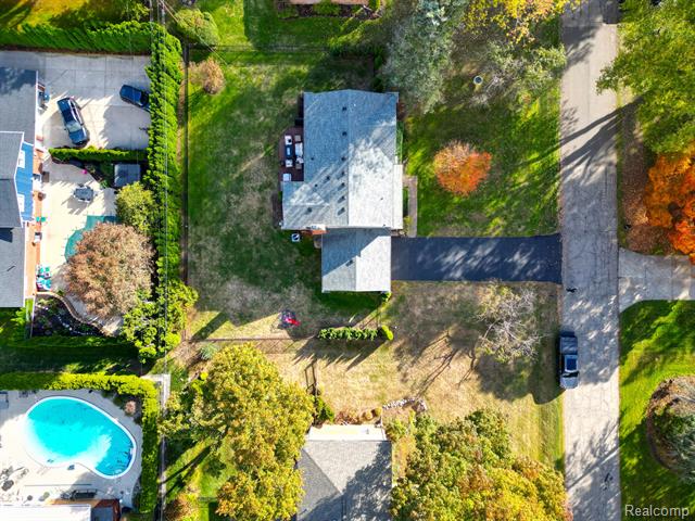 Builiding view forty seven for 7005 Cathedral, Bloomfield Hills, MI. 48301