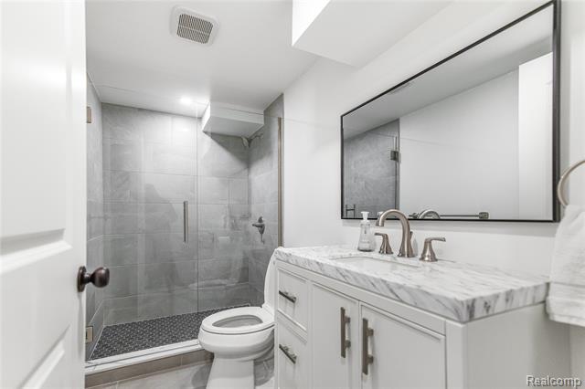 Builiding view forty for 7005 Cathedral, Bloomfield Hills, MI. 48301