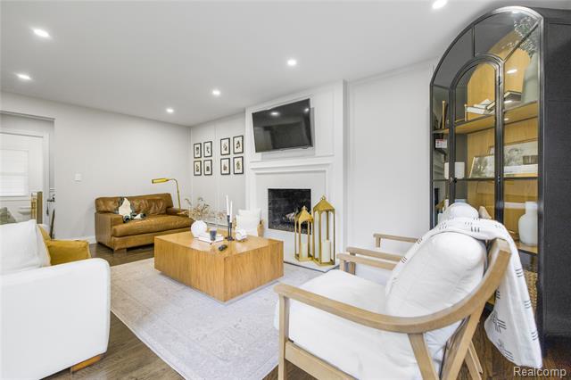 Builiding view seventeen for 7005 Cathedral, Bloomfield Hills, MI. 48301