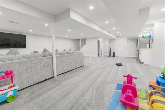 Builiding view thirty eight for 7005 Cathedral, Bloomfield Hills, MI. 48301