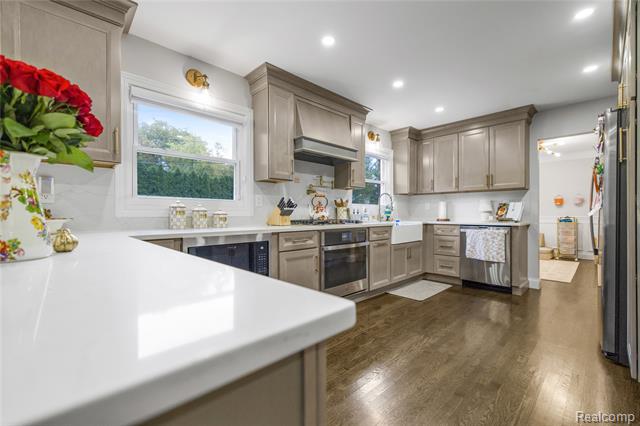 Builiding view twelve for 7005 Cathedral, Bloomfield Hills, MI. 48301