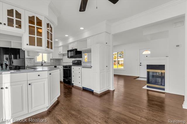 Builiding view eight for 199 Lyons, Troy, MI. 48083