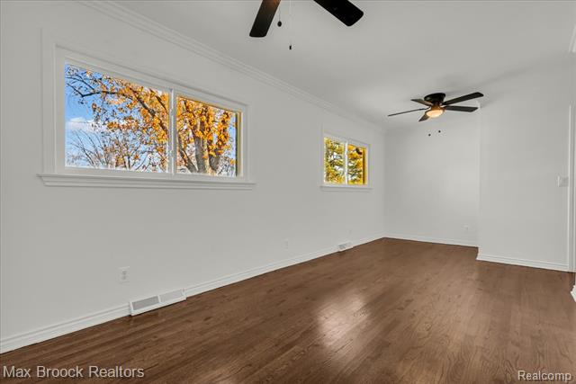 Builiding view eighteen for 199 Lyons, Troy, MI. 48083