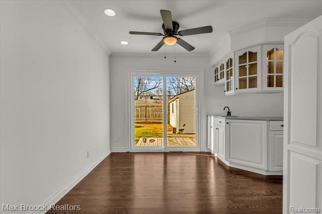 Builiding view seven for 199 Lyons, Troy, MI. 48083