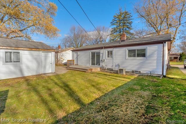 Builiding view twenty nine for 199 Lyons, Troy, MI. 48083