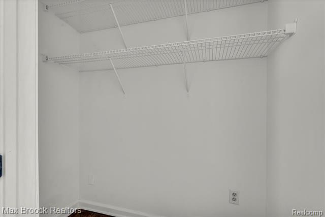 Builiding view twenty one for 199 Lyons, Troy, MI. 48083