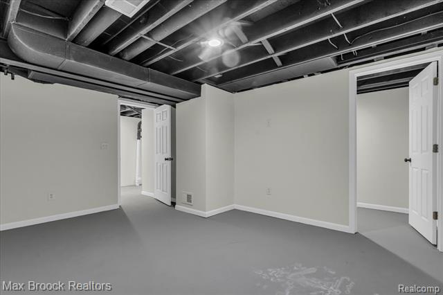 Builiding view twenty seven for 199 Lyons, Troy, MI. 48083