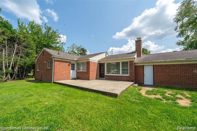 Builiding view five for 4912 S Clunbury, West Bloomfield, MI. 48322