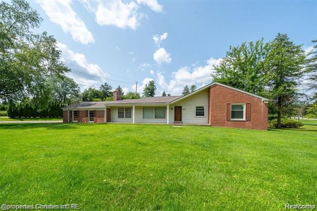 Builiding view one for 4912 S Clunbury, West Bloomfield, MI. 48322