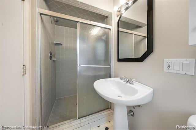Builiding view twenty three for 4912 S Clunbury, West Bloomfield, MI. 48322