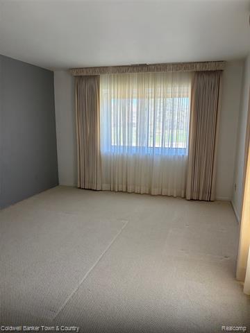 Builiding view fourteen for 6689 Ridgefield, West Bloomfield, MI. 48322