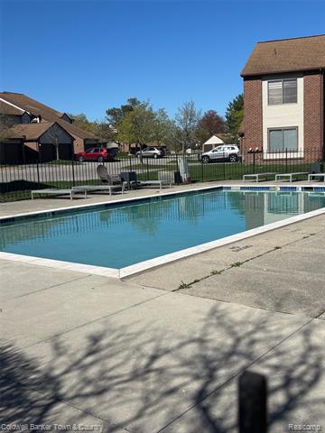 Builiding view three for 6689 Ridgefield, West Bloomfield, MI. 48322