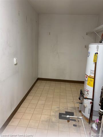Builiding view twenty four for 6689 Ridgefield, West Bloomfield, MI. 48322