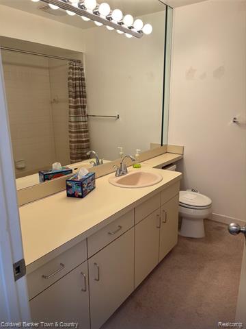 Builiding view twenty for 6689 Ridgefield, West Bloomfield, MI. 48322