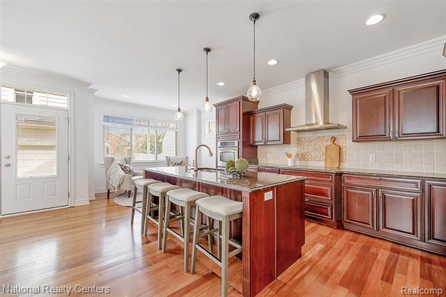 Builiding view eight for 1365 Holland, Birmingham, MI. 48009