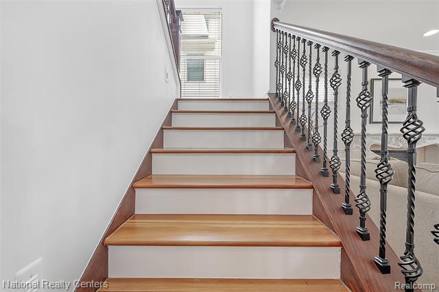 Builiding view seventeen for 1365 Holland, Birmingham, MI. 48009