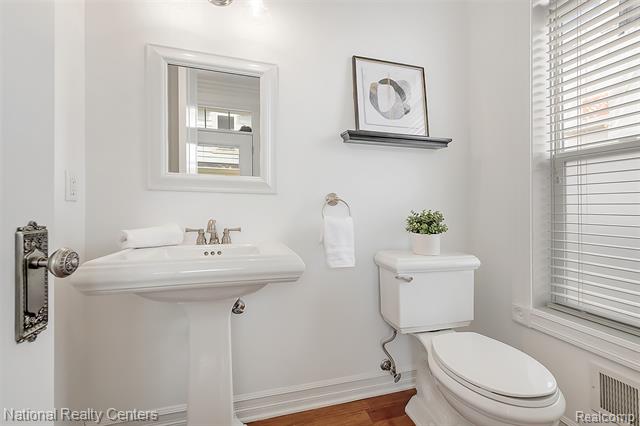 Builiding view sixteen for 1365 Holland, Birmingham, MI. 48009