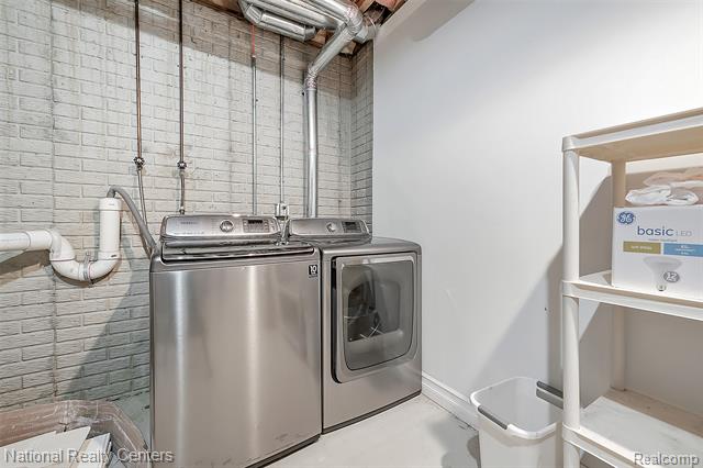 Builiding view thirty eight for 1365 Holland, Birmingham, MI. 48009