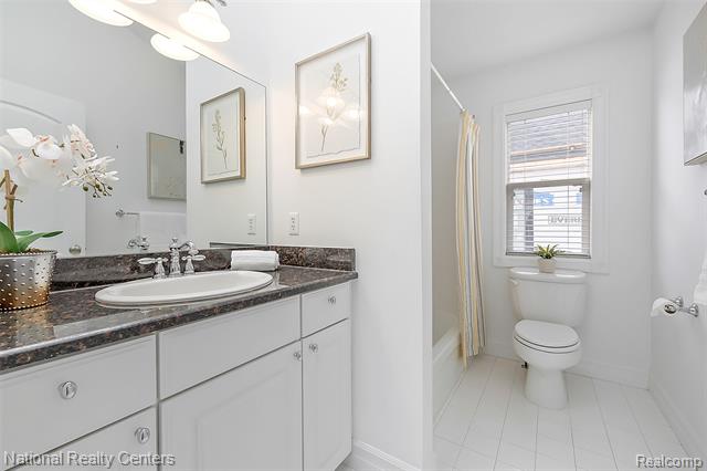 Builiding view twenty nine for 1365 Holland, Birmingham, MI. 48009