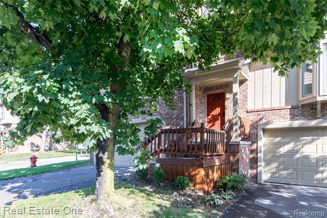 Builiding view five for 4161 Breckenridge, West Bloomfield, MI. 48322