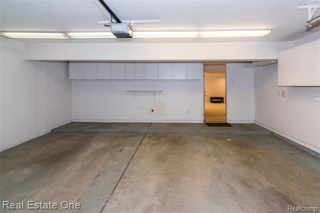 Builiding view forty three for 4161 Breckenridge, West Bloomfield, MI. 48322