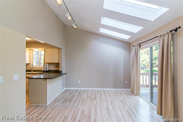 Builiding view fourteen for 4161 Breckenridge, West Bloomfield, MI. 48322