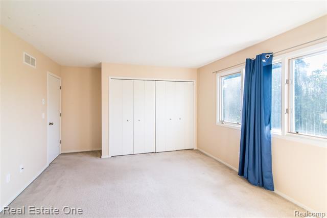 Builiding view thirty one for 4161 Breckenridge, West Bloomfield, MI. 48322