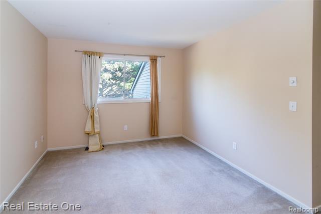 Builiding view thirty three for 4161 Breckenridge, West Bloomfield, MI. 48322