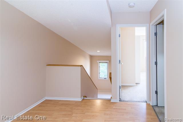 Builiding view twenty eight for 4161 Breckenridge, West Bloomfield, MI. 48322