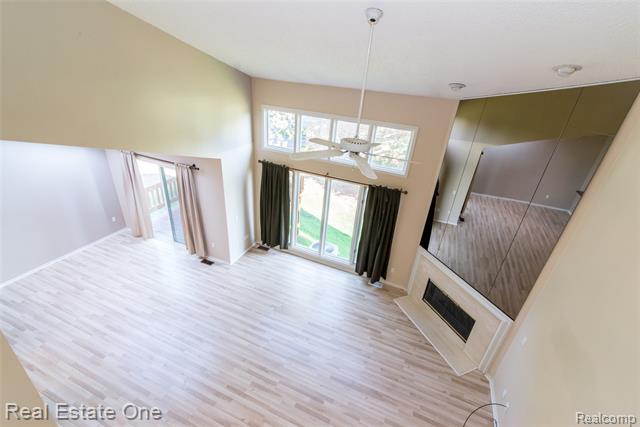 Builiding view twenty nine for 4161 Breckenridge, West Bloomfield, MI. 48322