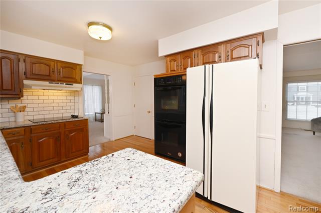 Builiding view ten for 488 Bryn Mawr, Birmingham, MI. 48009