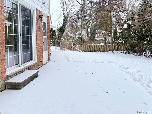 Builiding view thirty for 488 Bryn Mawr, Birmingham, MI. 48009