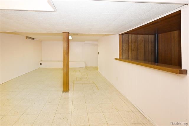 Builiding view twenty eight for 488 Bryn Mawr, Birmingham, MI. 48009