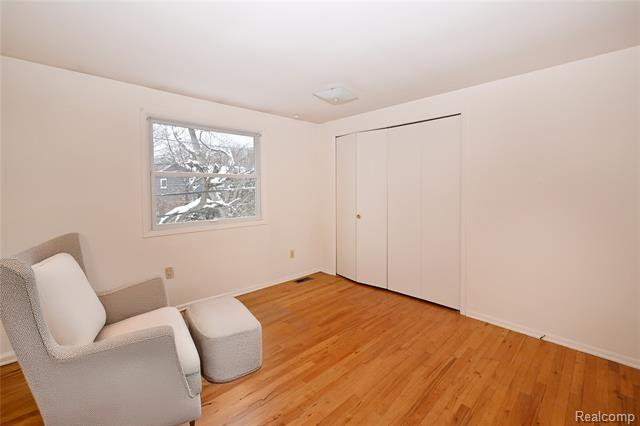 Builiding view twenty one for 488 Bryn Mawr, Birmingham, MI. 48009