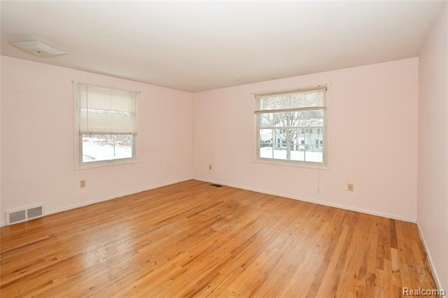 Builiding view twenty six for 488 Bryn Mawr, Birmingham, MI. 48009