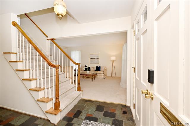 Builiding view two for 488 Bryn Mawr, Birmingham, MI. 48009