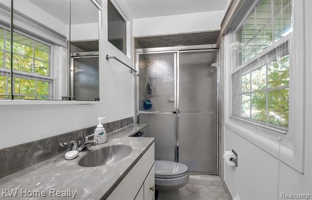 Builiding view fifteen for 6572 Spruce, Bloomfield Hills, MI. 48301