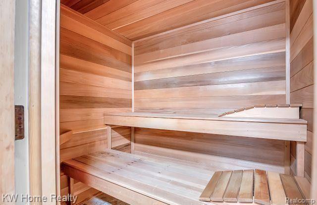 Builiding view twenty seven for 6572 Spruce, Bloomfield Hills, MI. 48301