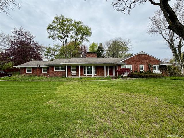 front view for 6744 Whysall Rd, Bloomfield Hills, Mi. 48301