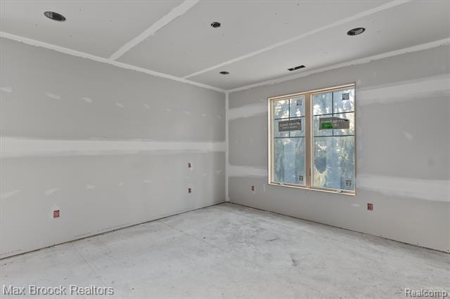 Builiding view fifty for 3627 Middlebury, Bloomfield Hills, MI. 48301