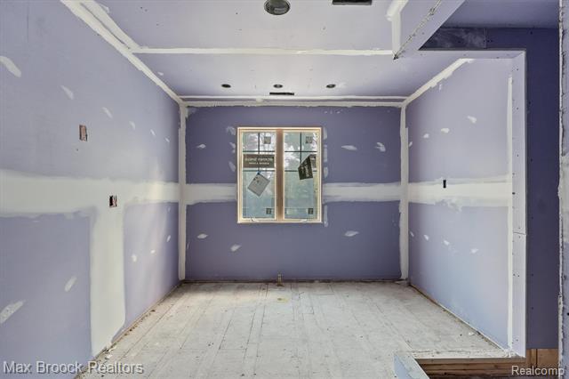 Builiding view forty four for 3627 Middlebury, Bloomfield Hills, MI. 48301