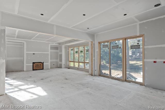 Builiding view nineteen for 3627 Middlebury, Bloomfield Hills, MI. 48301