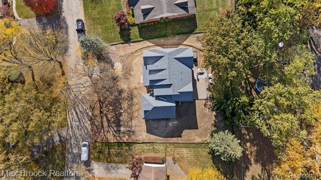 Builiding view seventy seven for 3627 Middlebury, Bloomfield Hills, MI. 48301