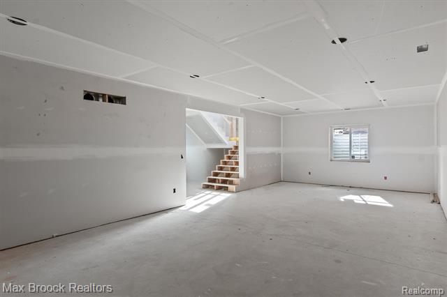 Builiding view sixty one for 3627 Middlebury, Bloomfield Hills, MI. 48301