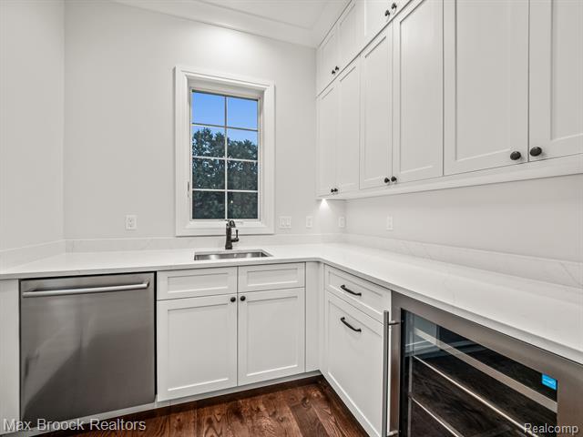 Builiding view thirty five for 3627 Middlebury, Bloomfield Hills, MI. 48301