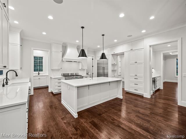 Builiding view thirty one for 3627 Middlebury, Bloomfield Hills, MI. 48301