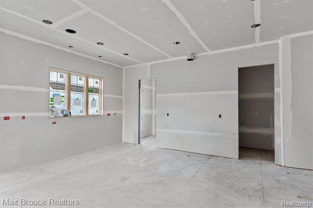 Builiding view thirty two for 3627 Middlebury, Bloomfield Hills, MI. 48301