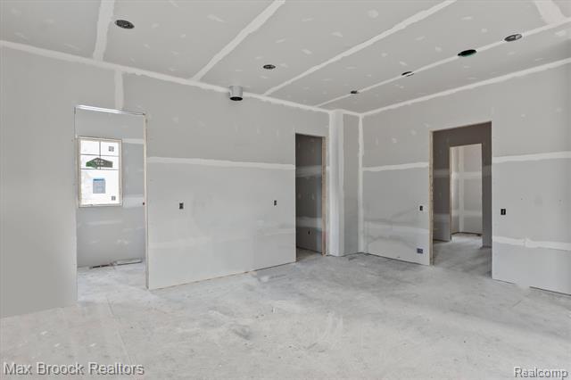 Builiding view thirty for 3627 Middlebury, Bloomfield Hills, MI. 48301