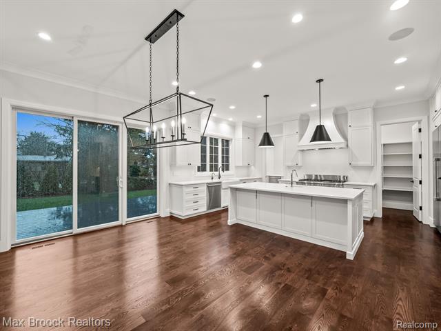 Builiding view twenty four for 3627 Middlebury, Bloomfield Hills, MI. 48301