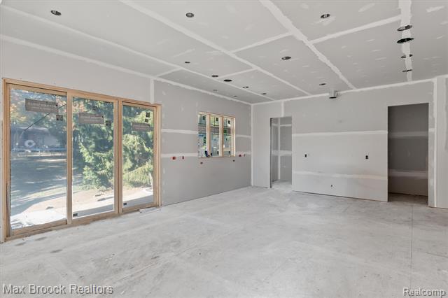 Builiding view twenty three for 3627 Middlebury, Bloomfield Hills, MI. 48301